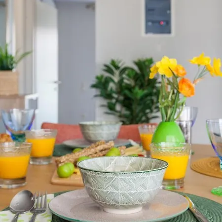 Design Central In The Heart Of The City Appartement Héraklion