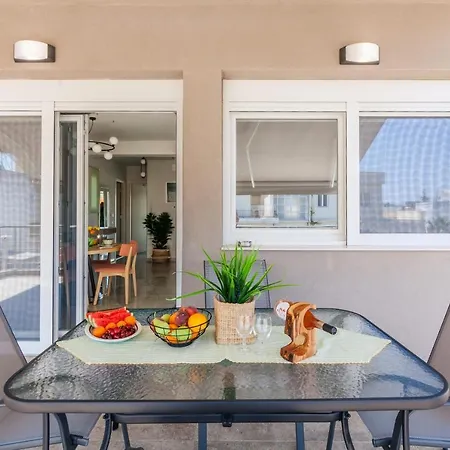 Design Central In The Heart Of The City Appartement Héraklion